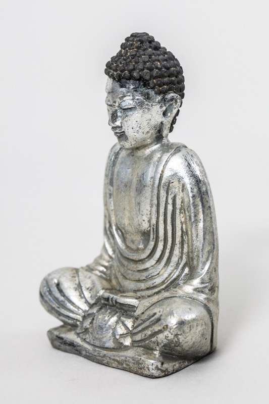 Buddha betend silberfarben 10 cm