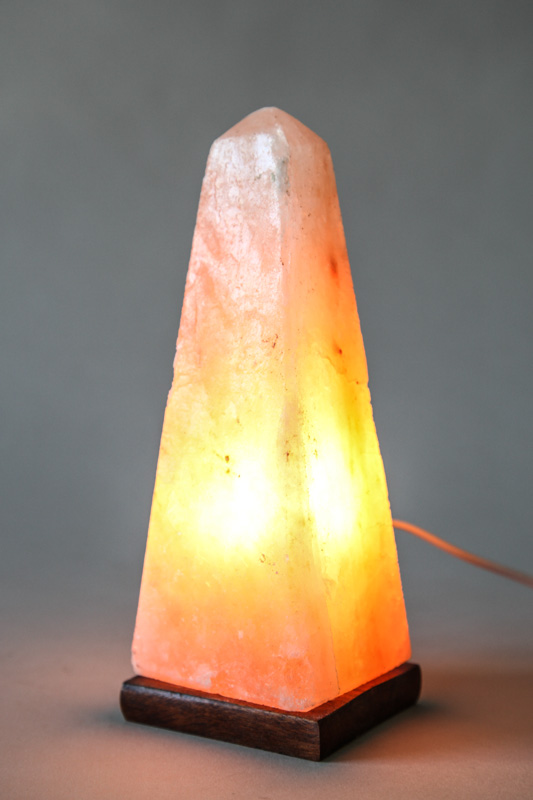 Salzsteinlampe Obelisk ca. 23 cm Höhe