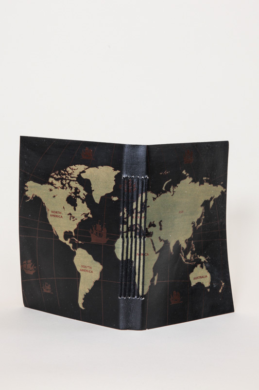 Ledernotizbuch Weltkarte schwarz 17 x 12 cm