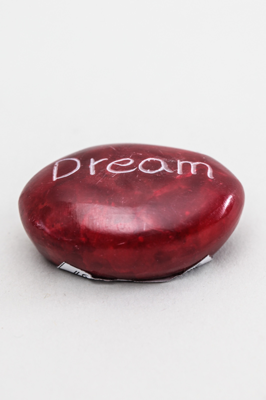 Glücksstein oval DREAM rot 4.5 x 3 cm