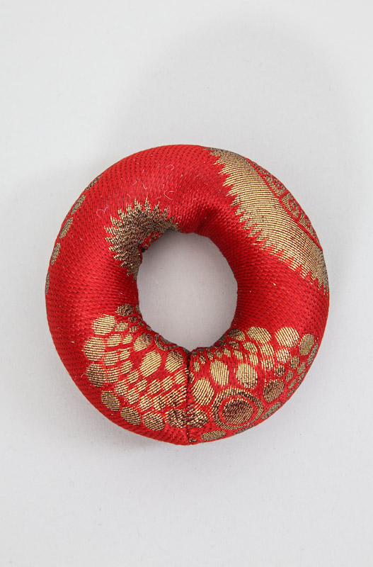 Klangschalenkissen Ring rot 8 cm